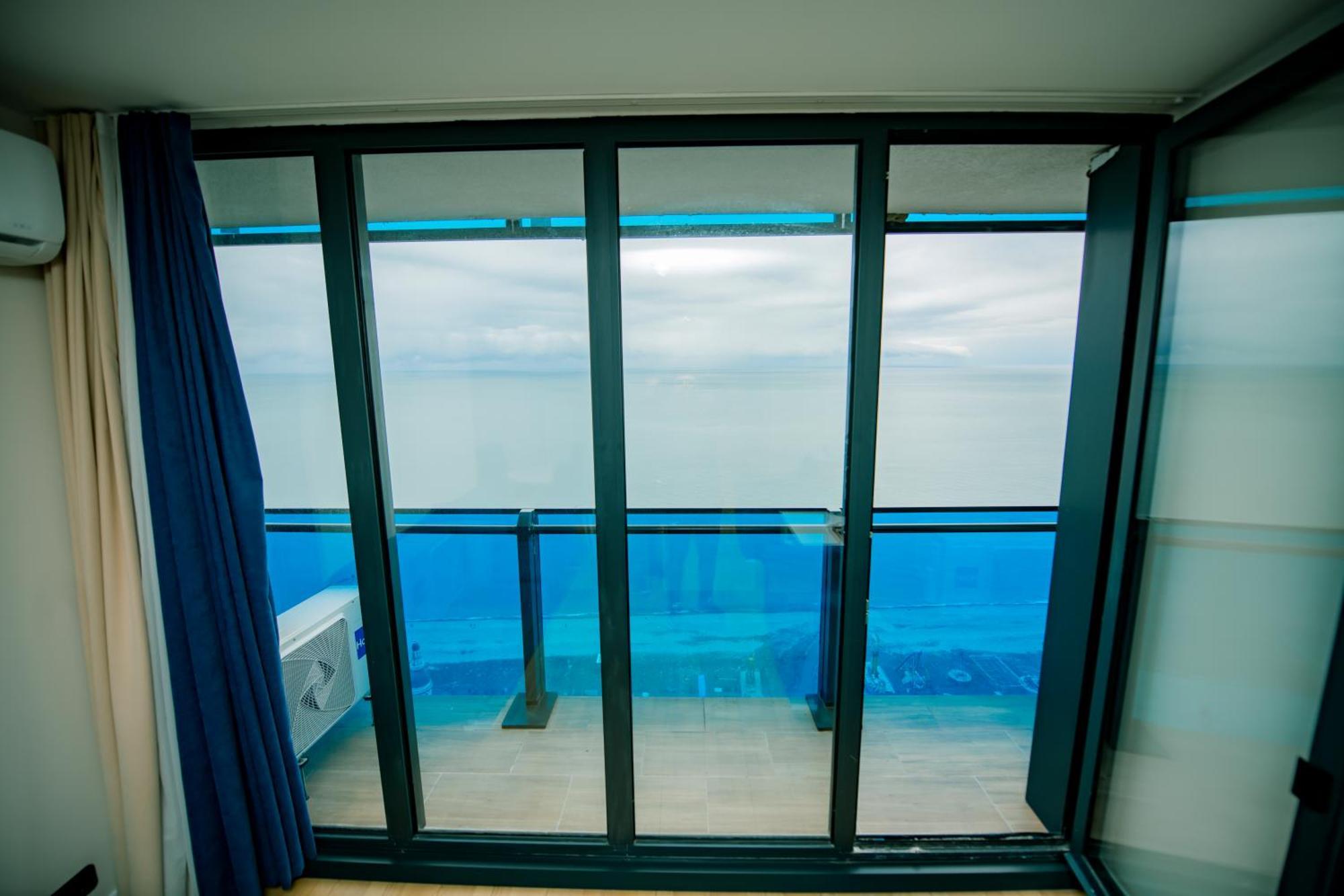 Sea View Apartments In Orbi City Batumi Exterior foto